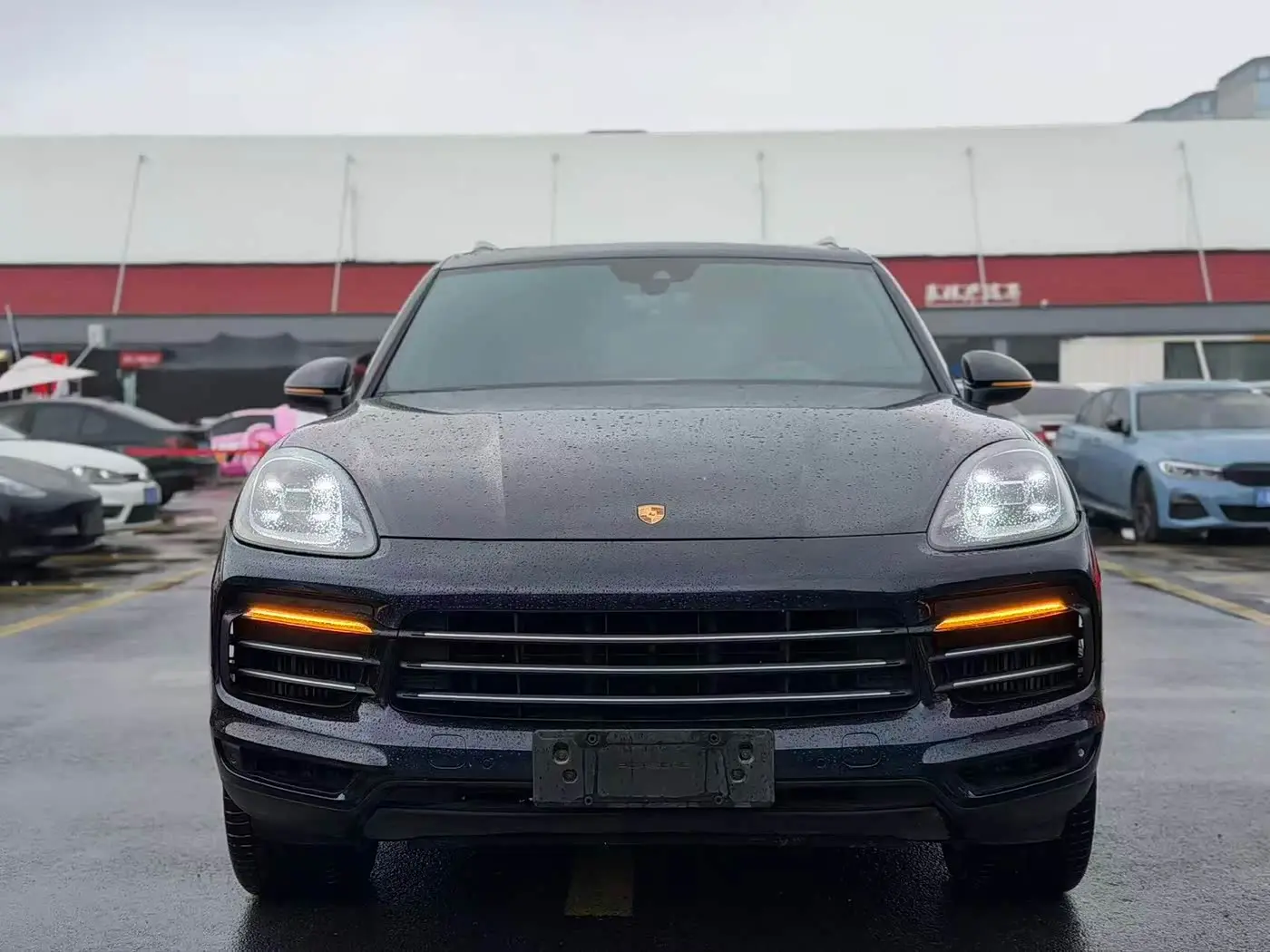 Porsche Cayenne 2022 — Photo 1/9