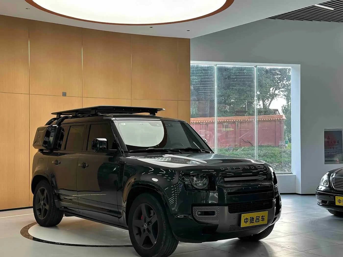 Land Rover Defender 2023 — Photo 3/12
