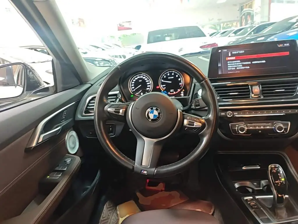 BMW 1 Series 2023 — Photo 11/20