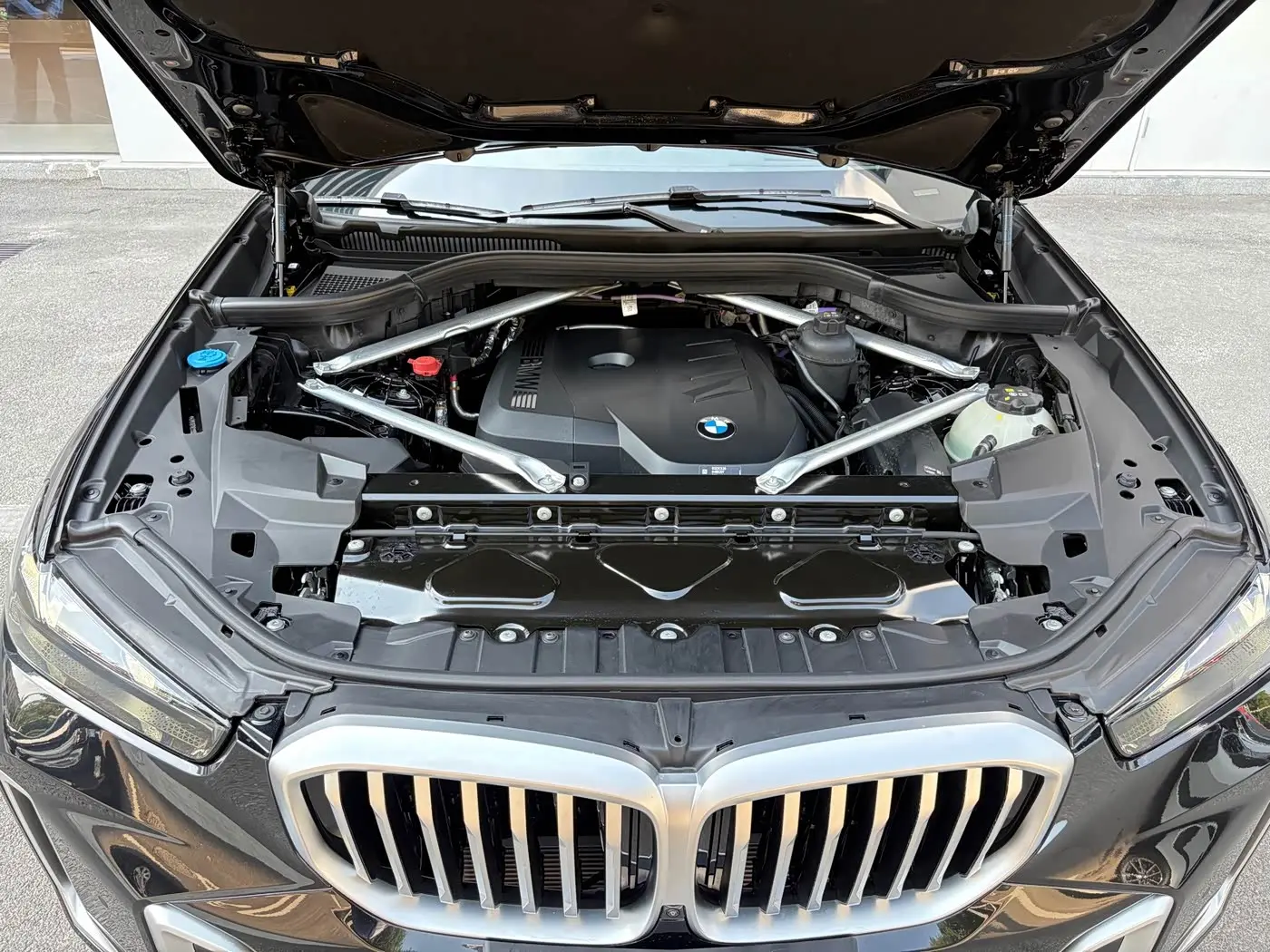 BMW X5 2025 — Фото 8/20