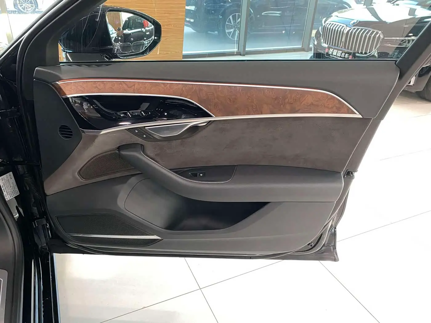Audi A8 2019 — Şəkil 15/16