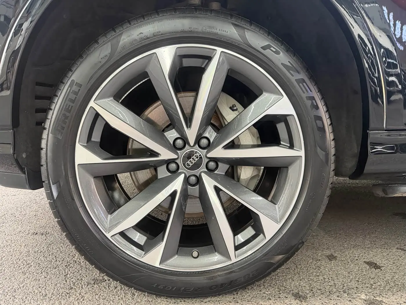 Audi Q7 2023 — Photo 5/20
