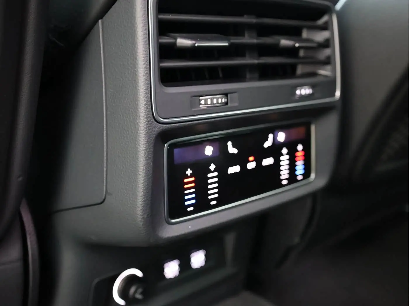 Audi Q8 2020 — ფოტო 10/18