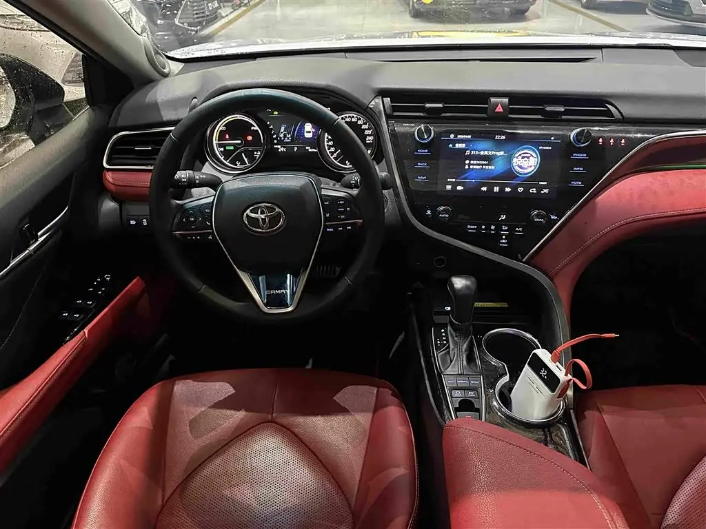 Toyota Camry 2019 — Photo 10/13