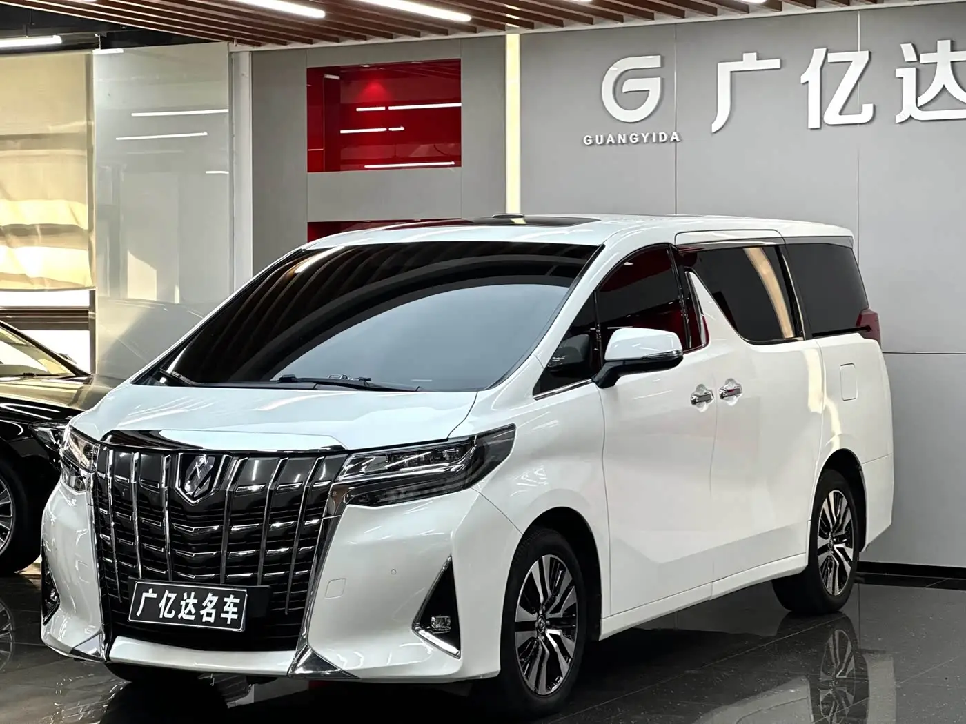 Toyota Alphard, 2018