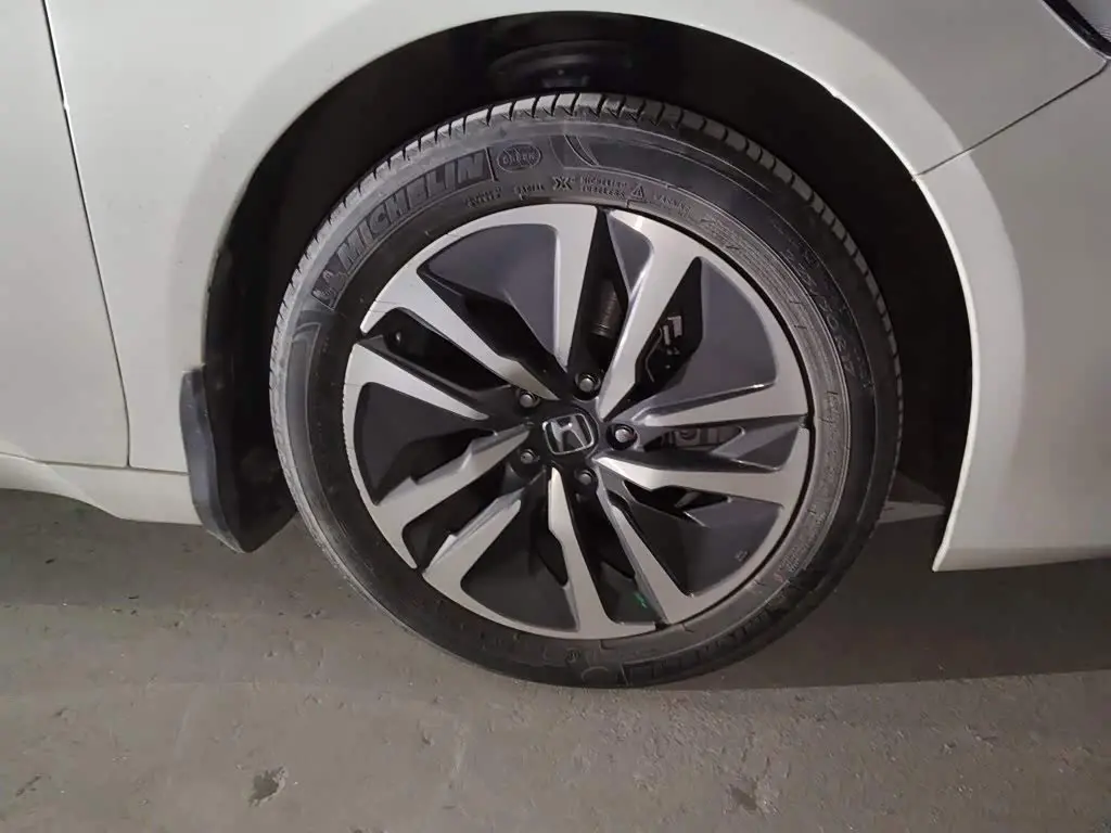 Honda Accord 2022 — Photo 8/20