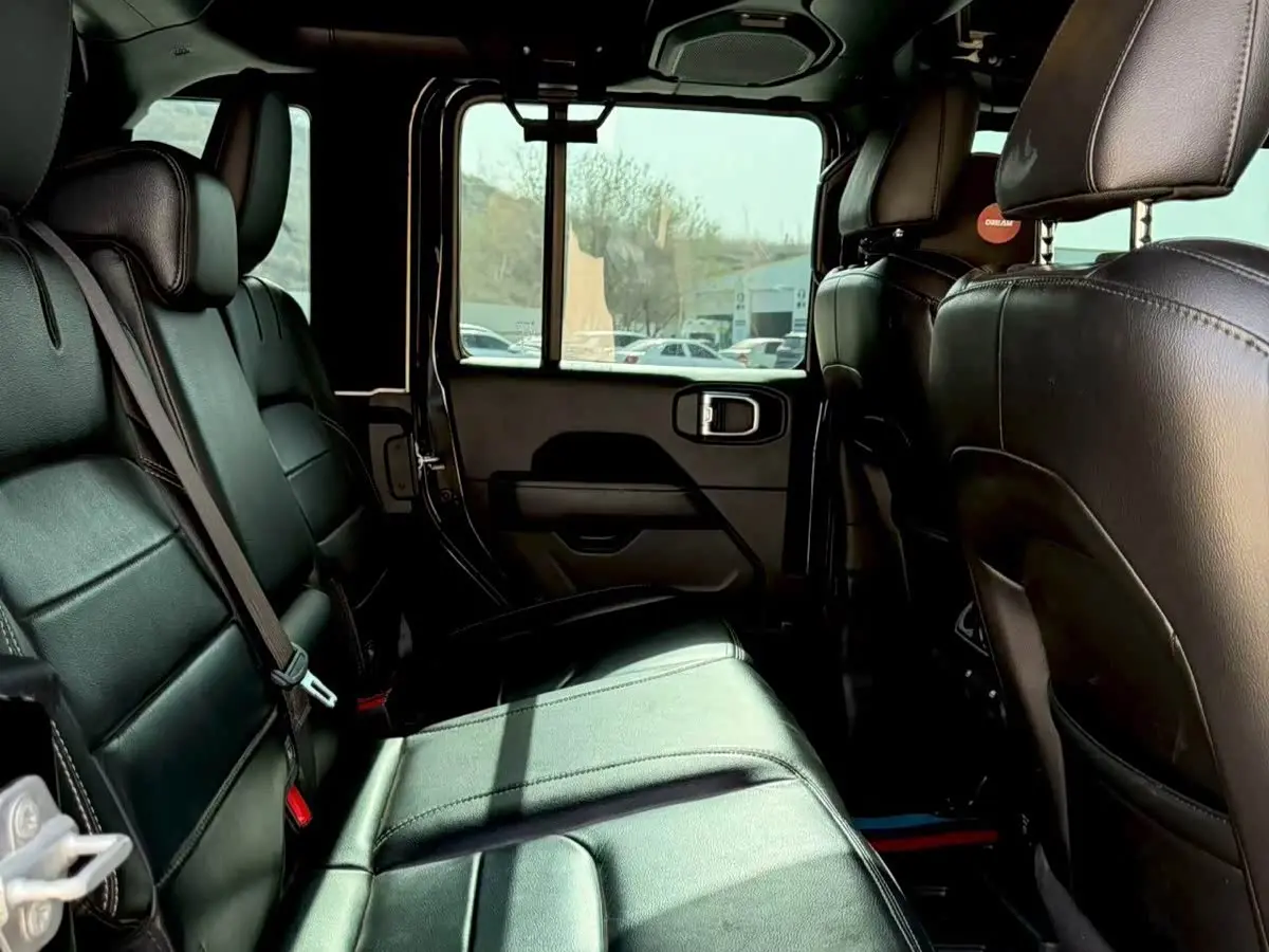Jeep Wrangler 4xe 2021 — Photo 6/9