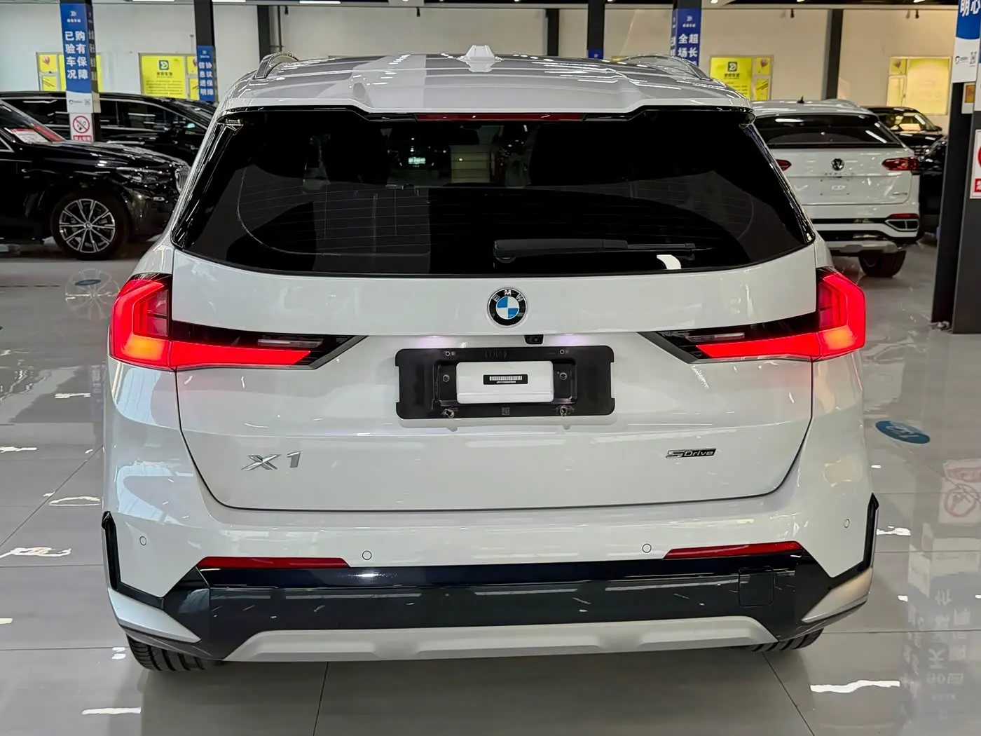 BMW X1 2023 — Фото 10/14