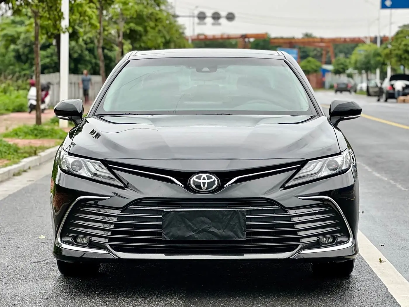 Toyota Camry 2022 — Фото 4/9