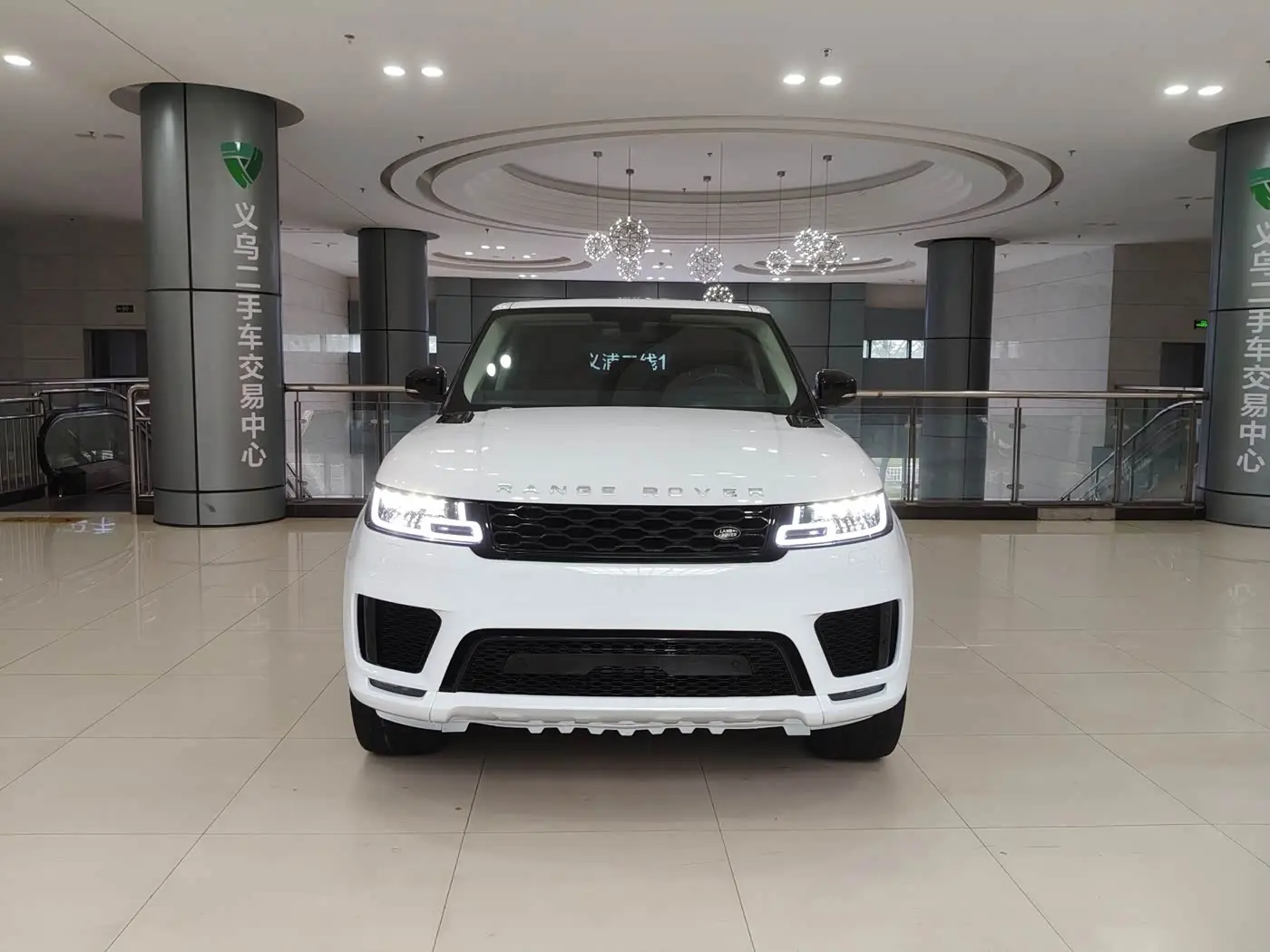Land Rover Range Rover Sport 2016 — Photo 2/9