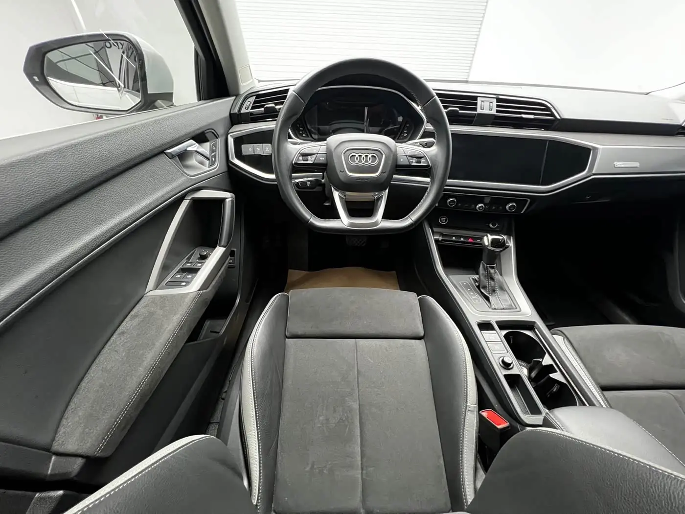 Audi Q3 2022 — Photo 9/16