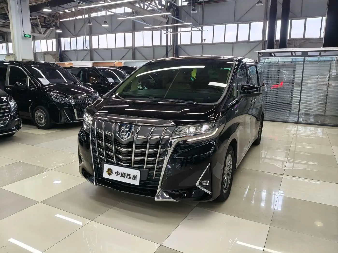 Toyota Alphard, 2022