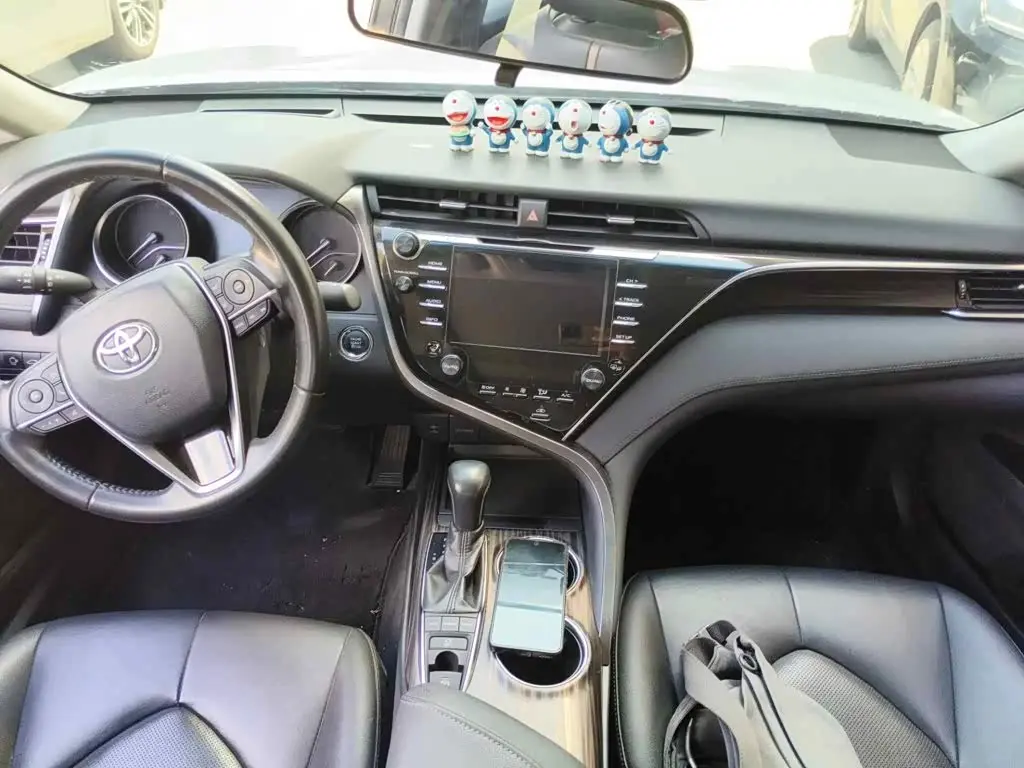 Toyota Camry 2019 — Şəkil 12/13