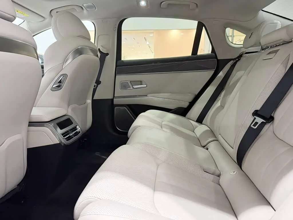 BYD Han L 2025 — Şəkil 8/15