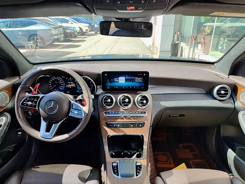 Mercedes-Benz GLC 2021 — Photo 10/11