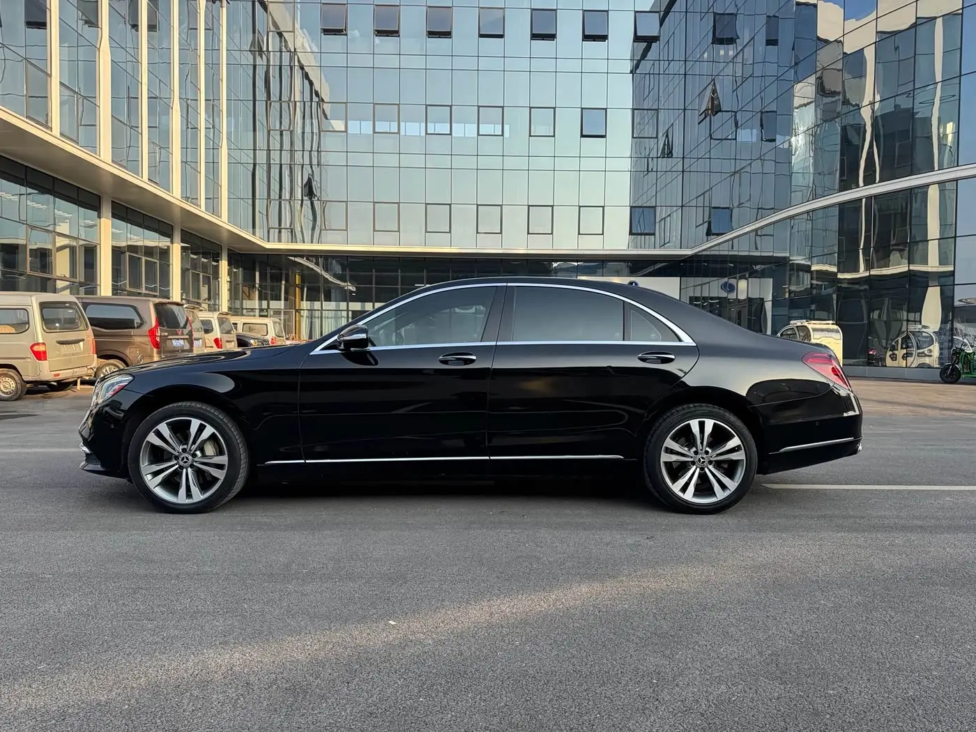 Mercedes-Benz S-Class 2019 — Photo 16/16