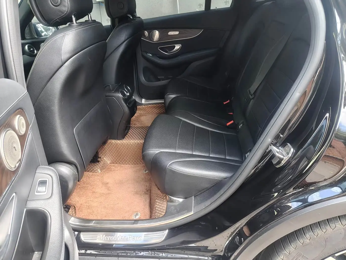 Mercedes-Benz GLC 2019 — ფოტო 3/8