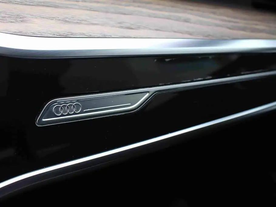 Audi A6L 2023 — Şəkil 10/18