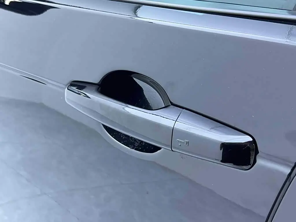 Land Rover Discovery 2020 — Photo 10/20