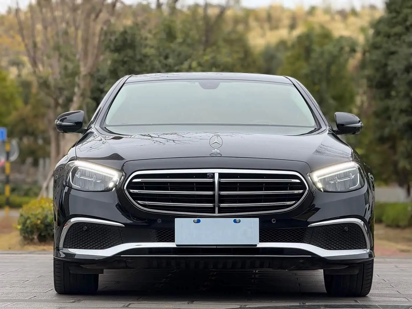 Mercedes-Benz E-Class 2022 — Фото 2/17