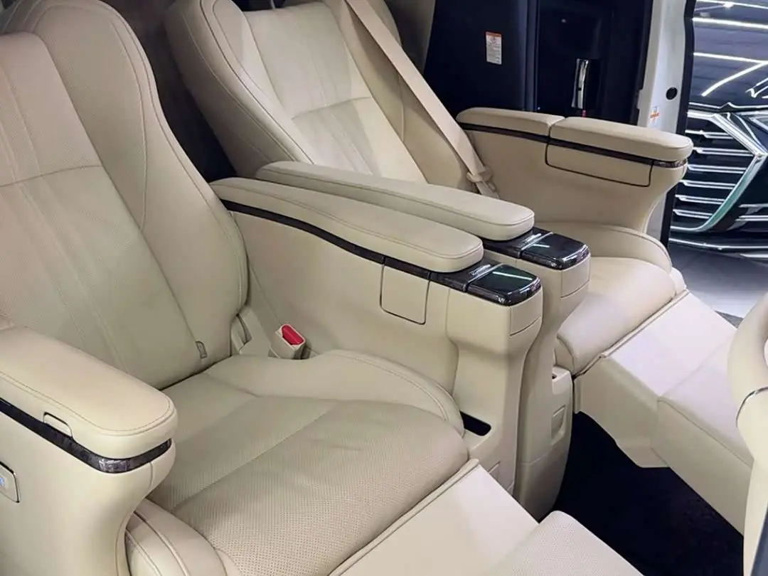 Toyota Alphard 2020 — Photo 6/9
