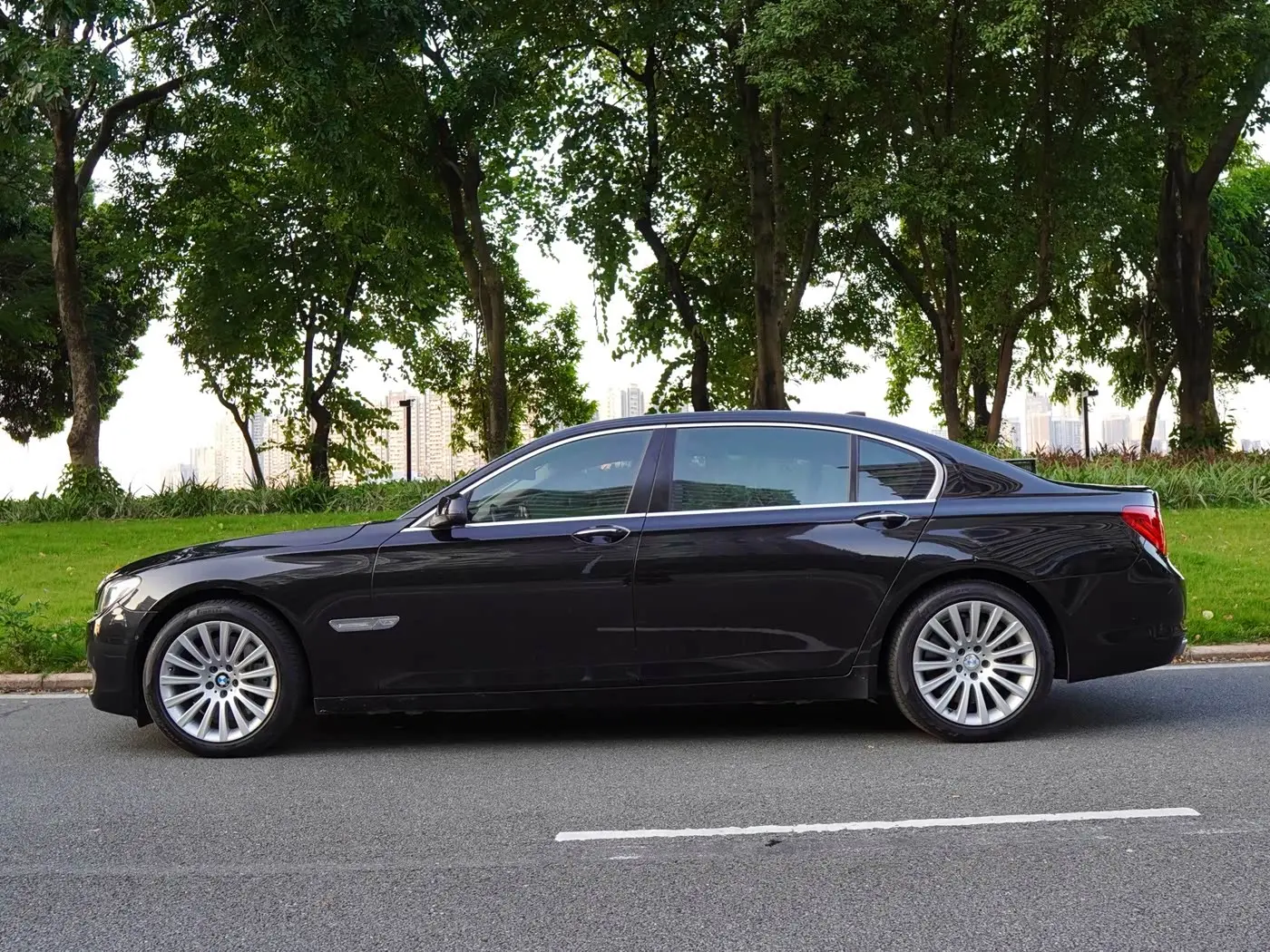 BMW 7 Series 2012 — Фото 4/20