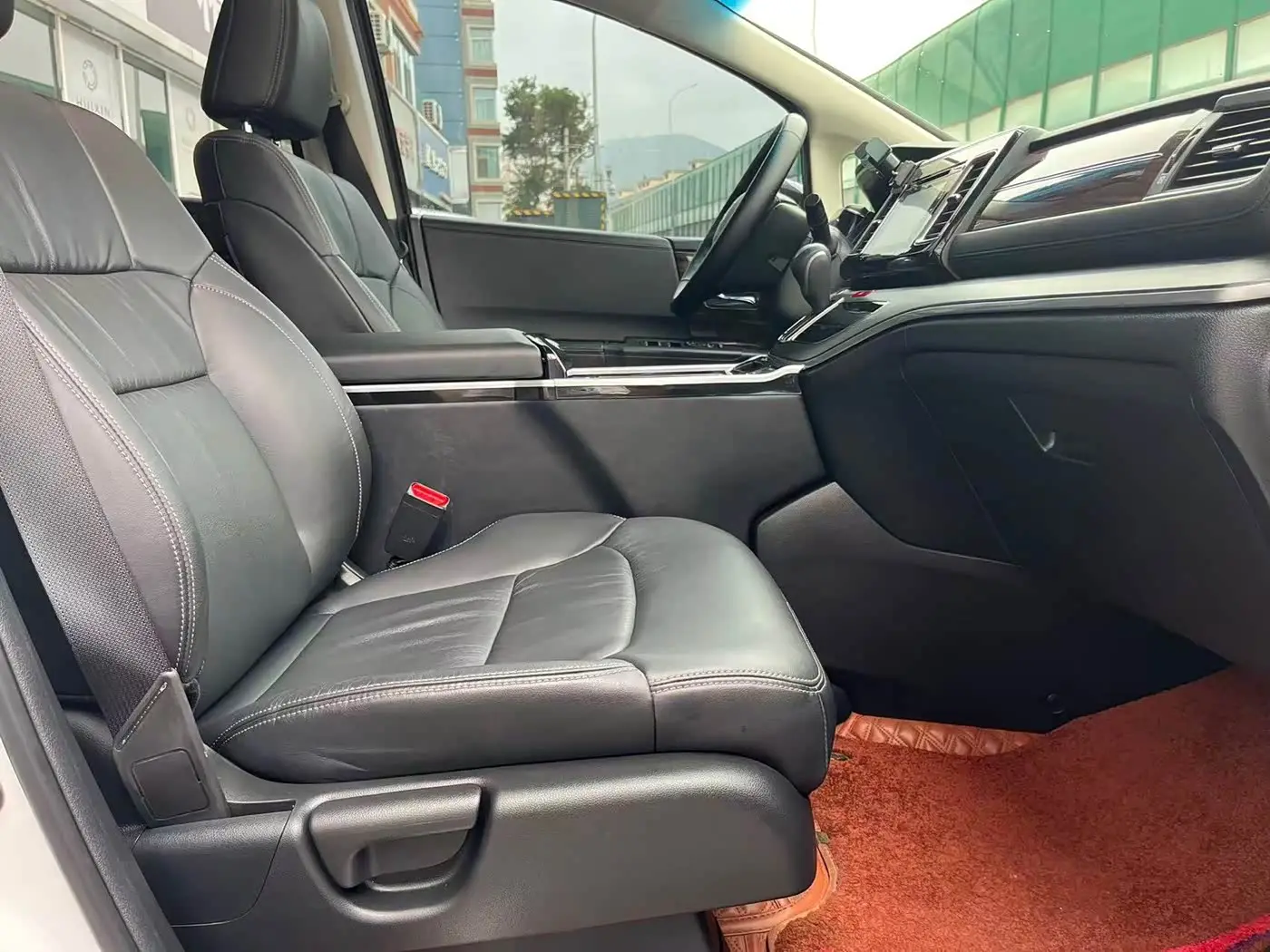 Honda Elysion 2018 — Photo 12/20