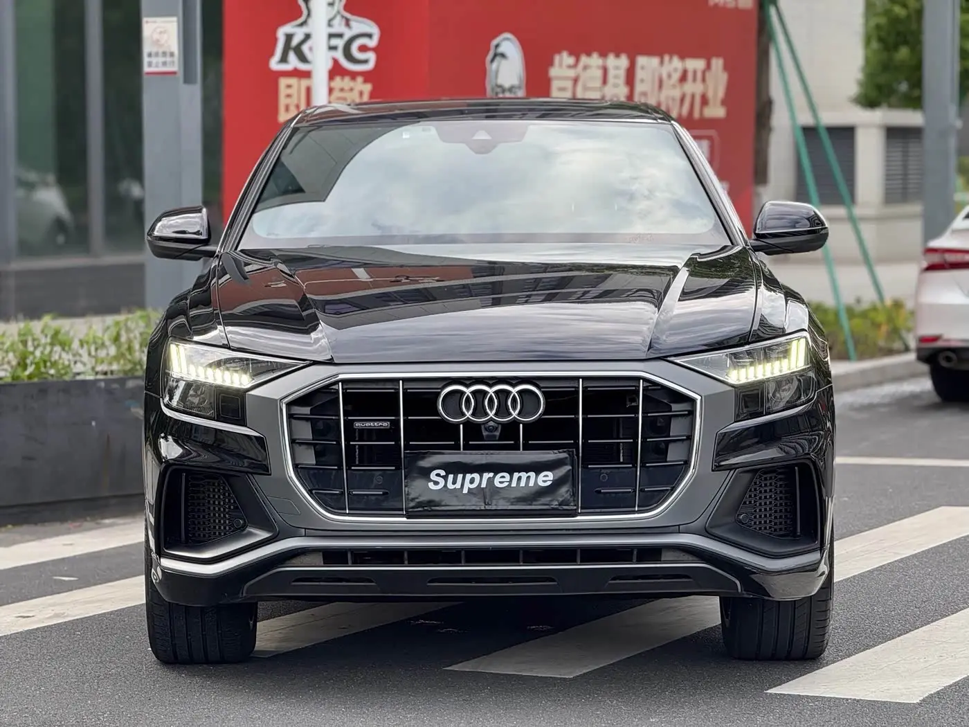 Audi Q8 2020 — Şəkil 2/9