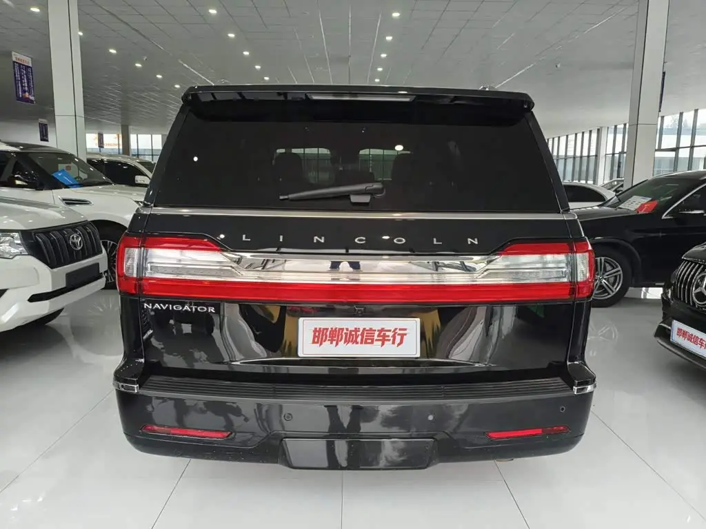 Lincoln Navigator 2022 — Photo 5/17