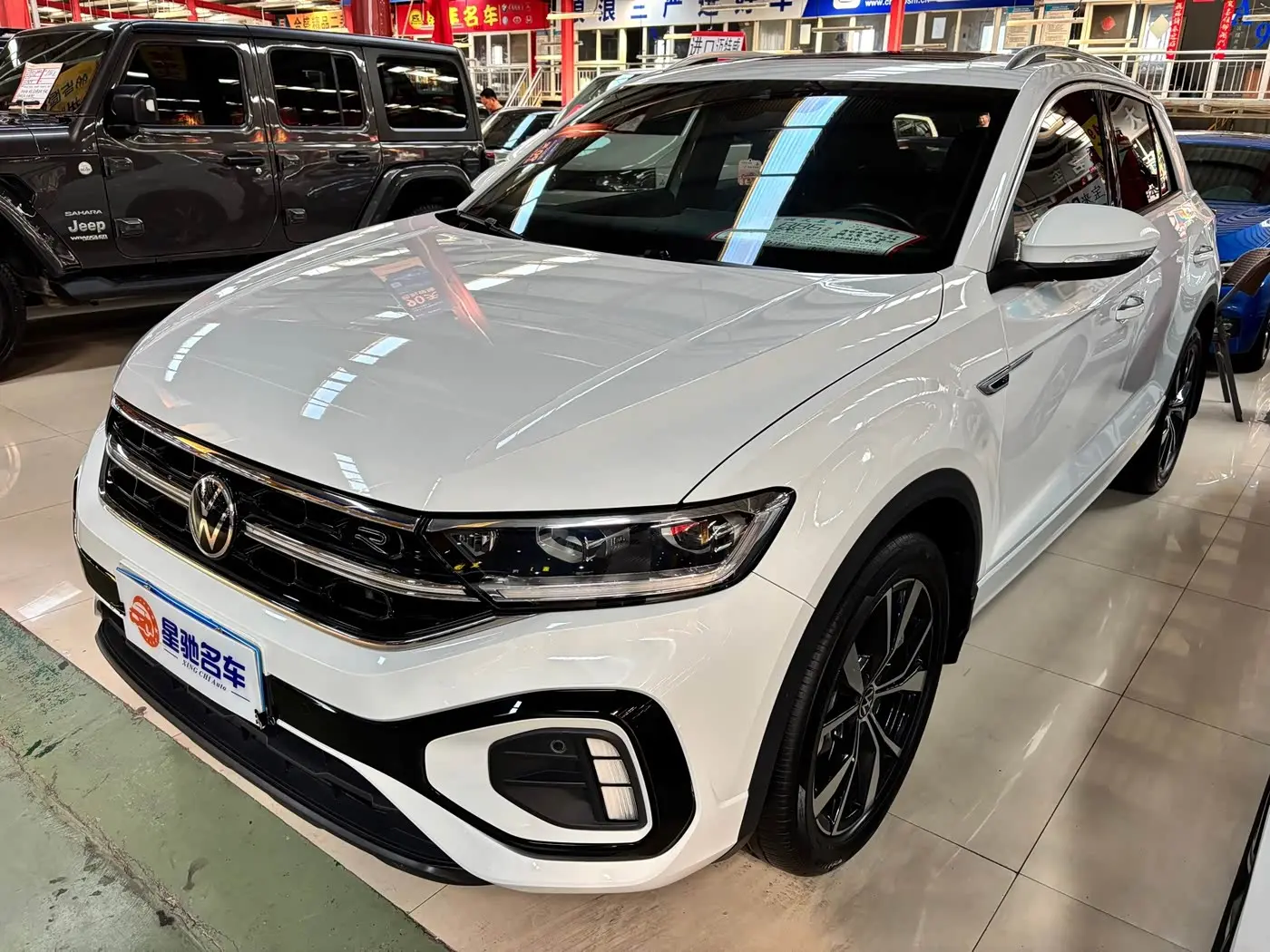 Volkswagen T-ROC 2023 — Şəkil 1/14