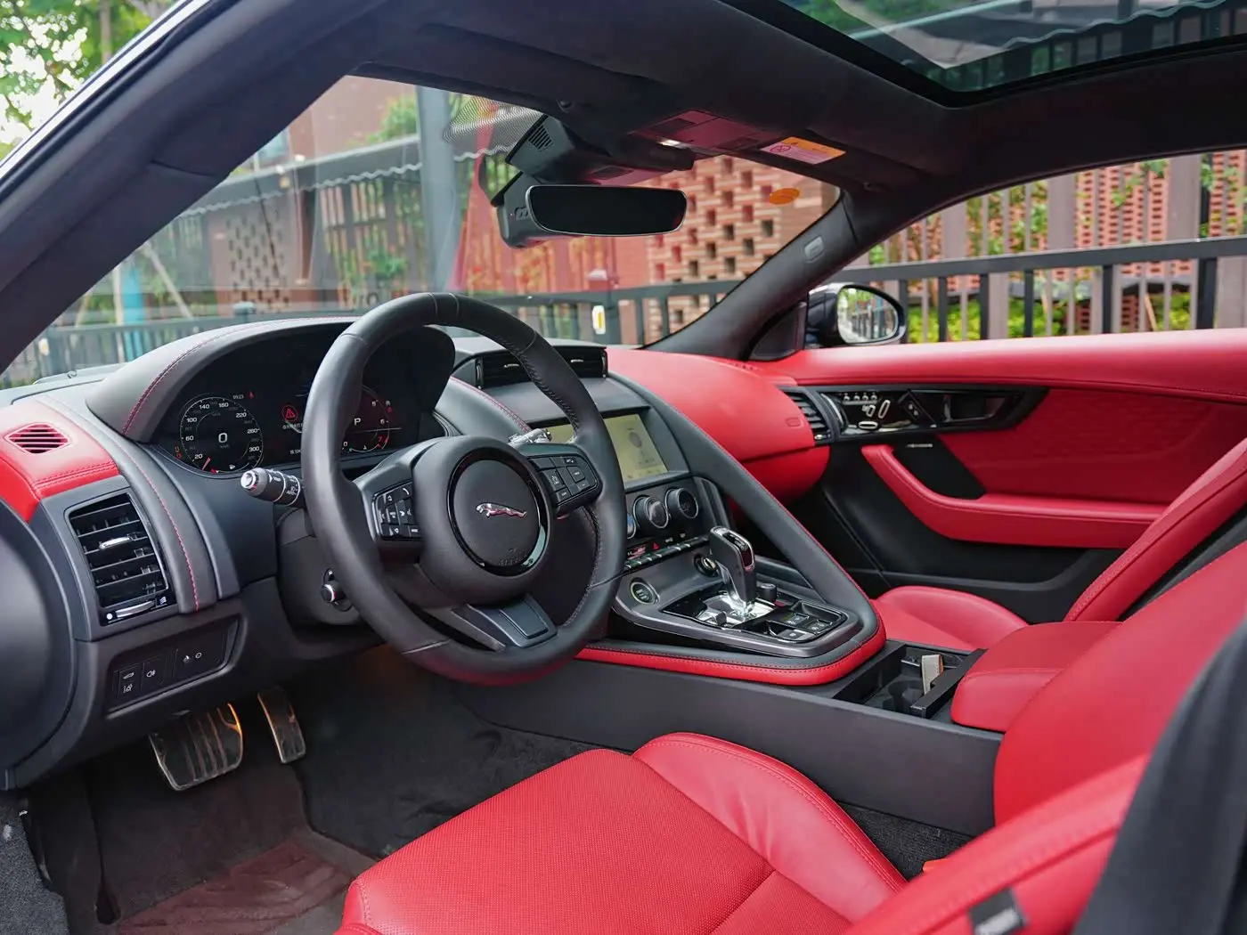 Jaguar F-TYPE 2024 — Photo 10/12