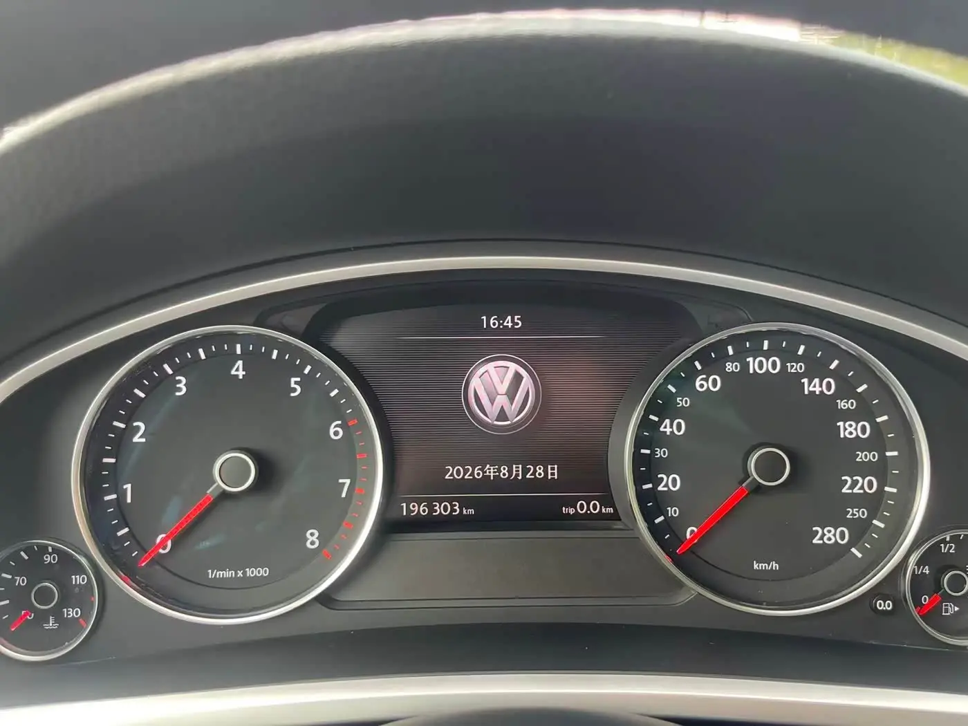 Volkswagen Touareg 2017 — Фото 11/14