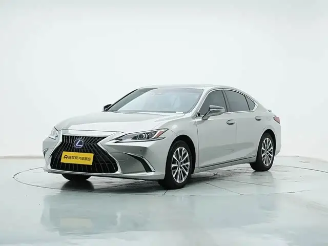 Lexus ES, 2022