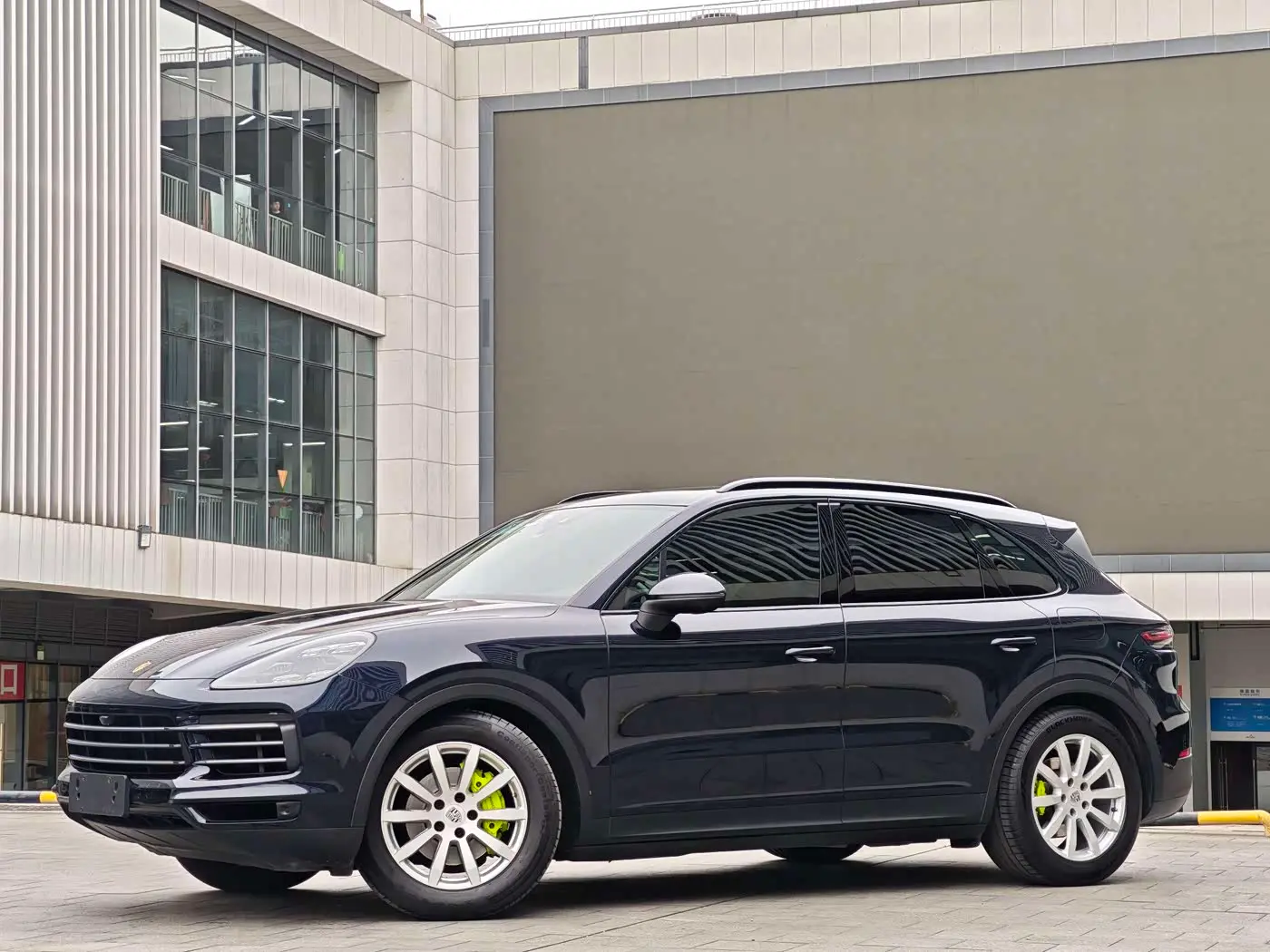 Porsche Cayenne New Energy 2020 — Photo 3/20