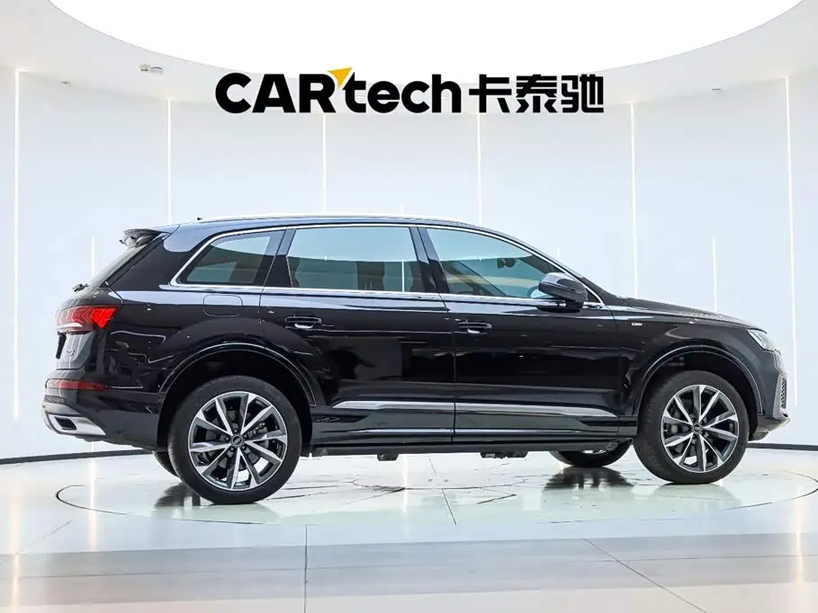 Audi Q7 2023 — Фото 4/20
