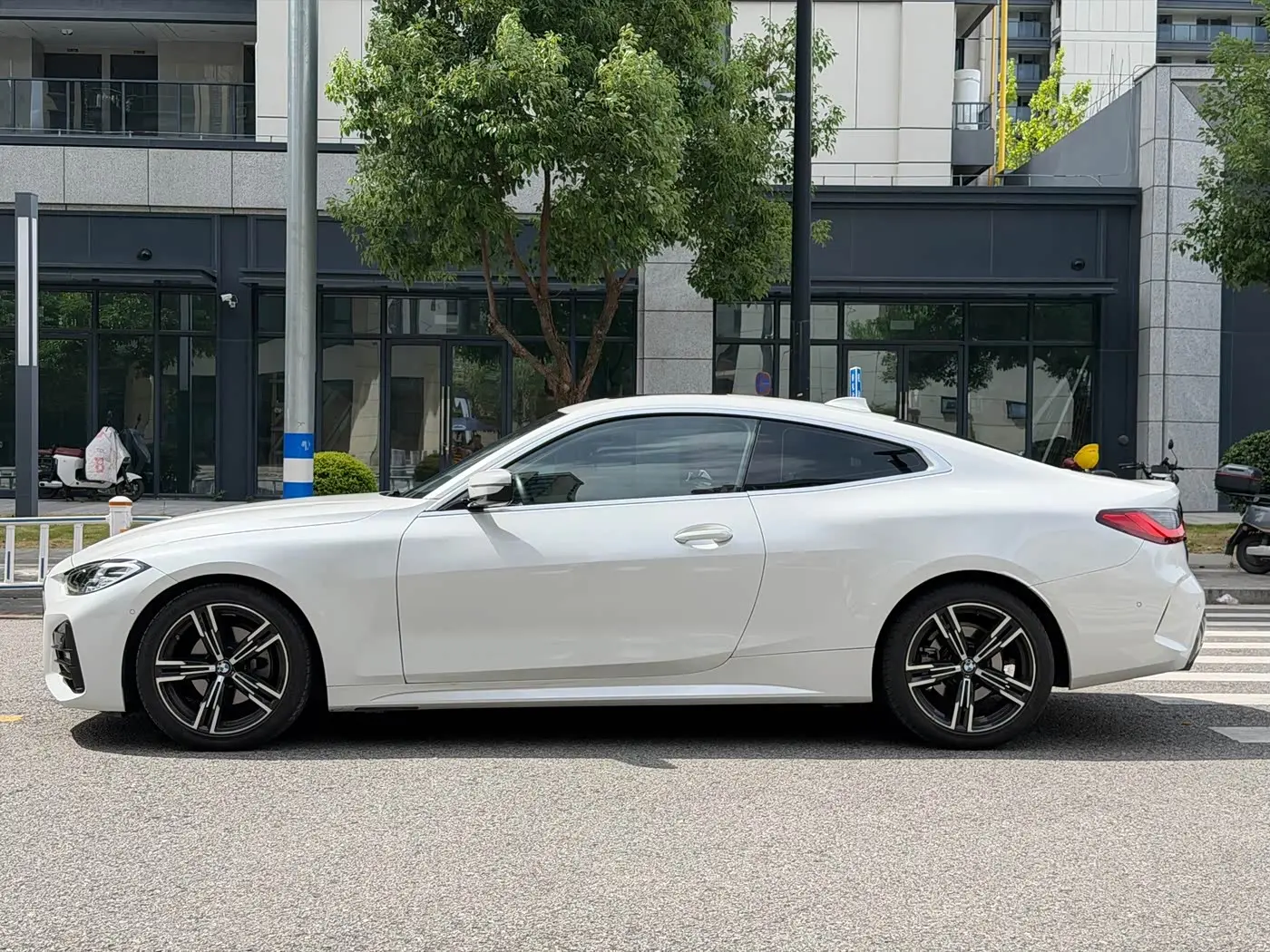 BMW 4 Series 2021 — Photo 14/18
