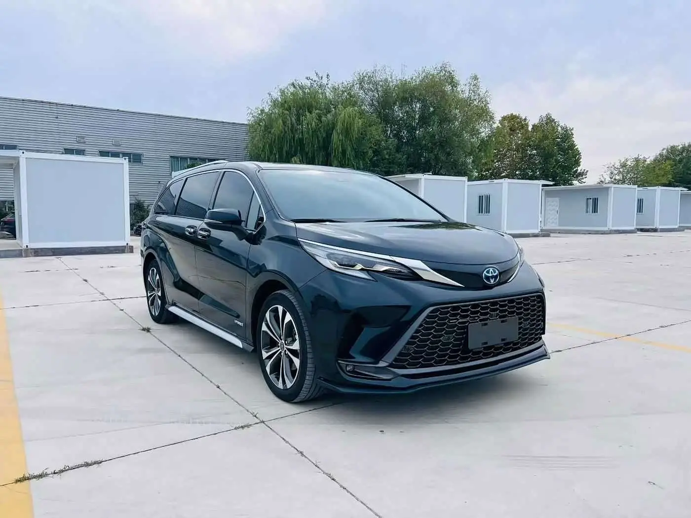 Toyota Granvia 2023 — Photo 5/10
