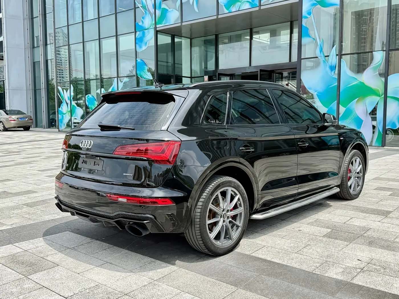 Audi Q5L 2022 — Photo 7/20