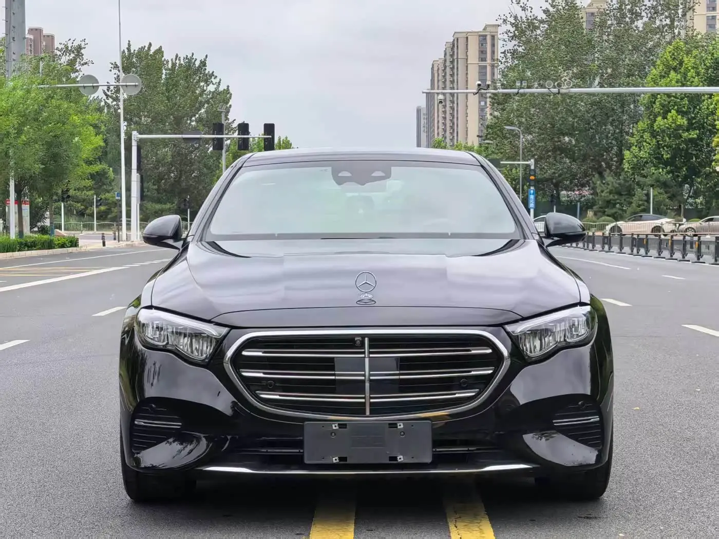 Mercedes-Benz E-Class 2024 — Photo 2/20