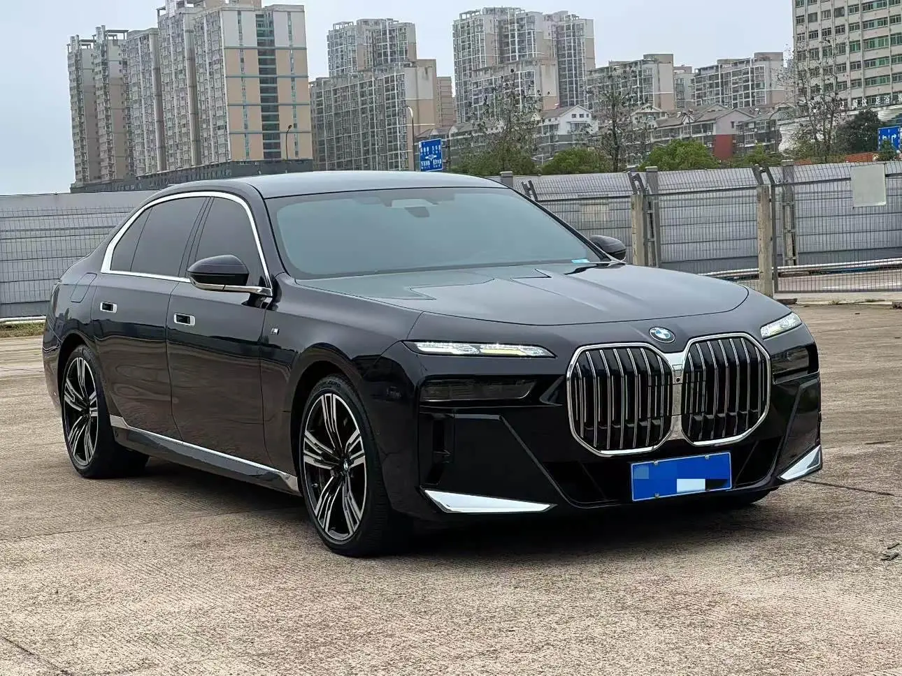 BMW 7 Series 2023 — Şəkil 3/9