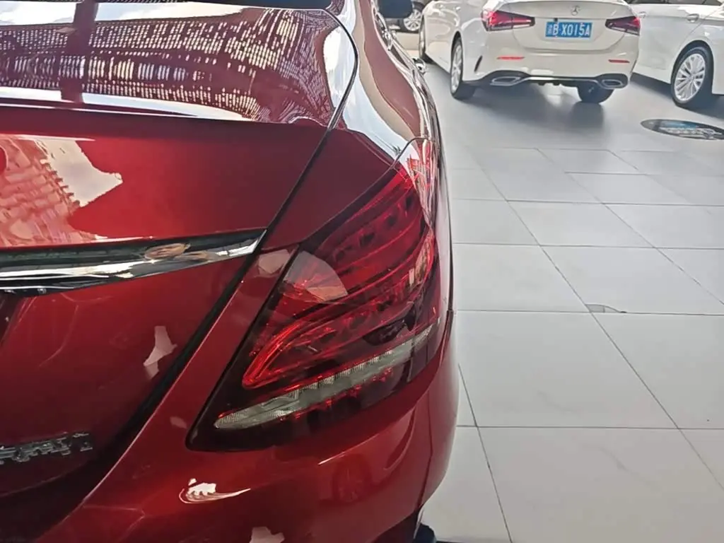 Mercedes-Benz C-Class 2018 — Photo 8/20