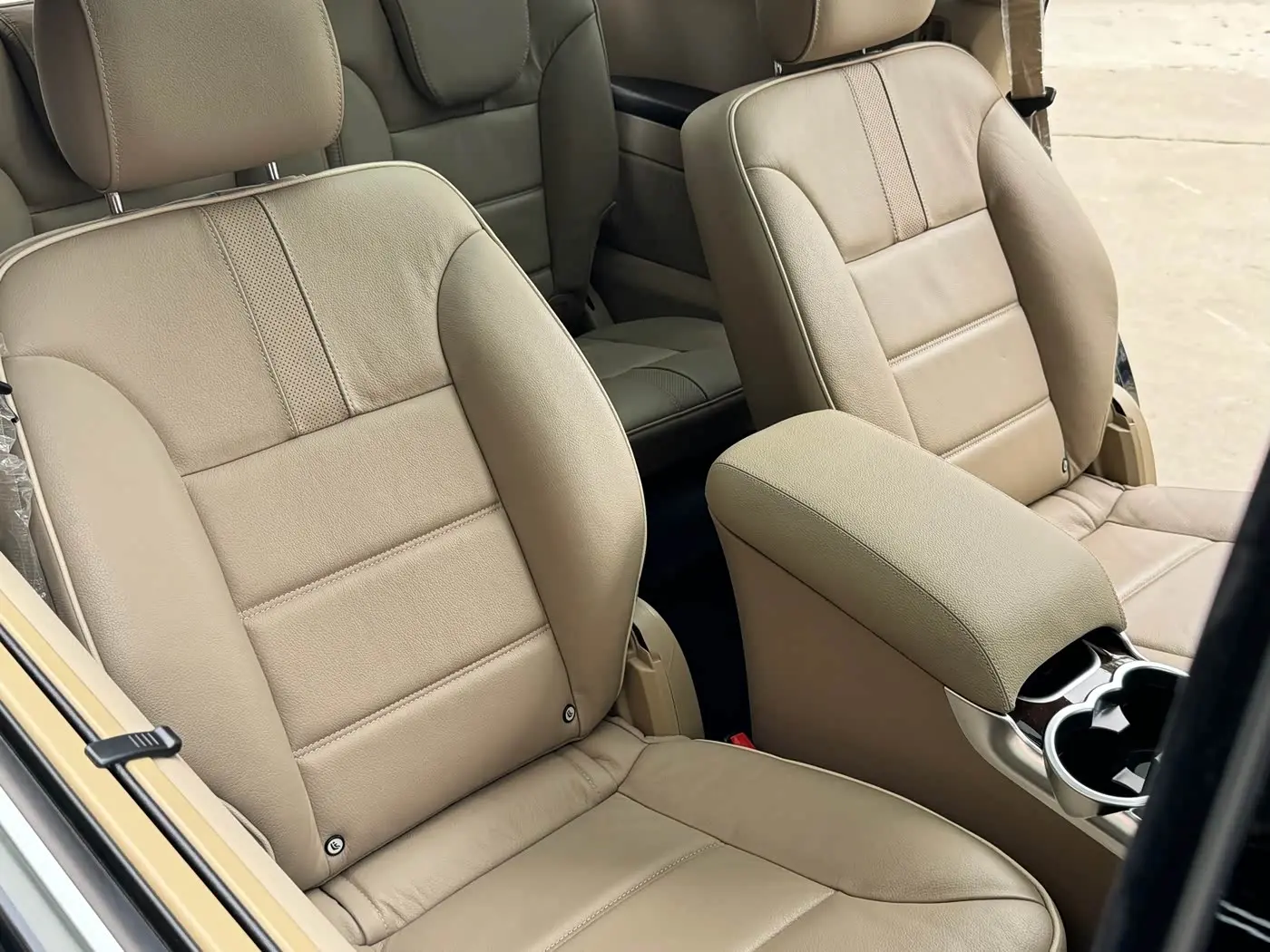Mercedes-Benz R-Class 2011 — ფოტო 14/20