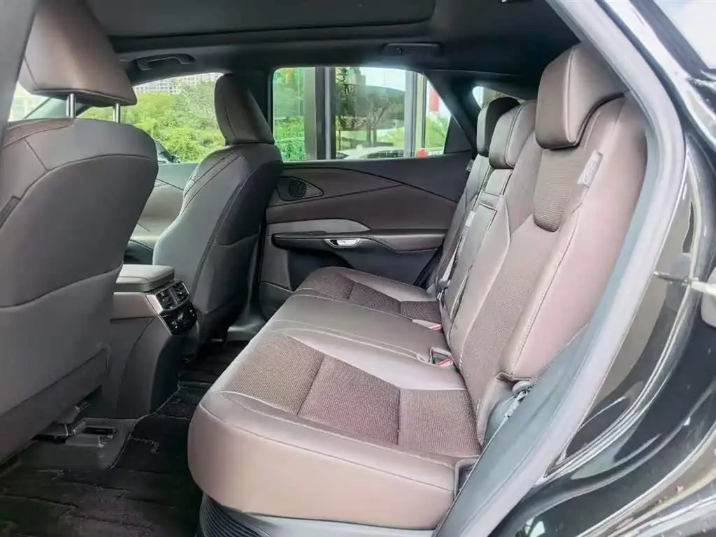 Lexus RX 2024 — Photo 6/9