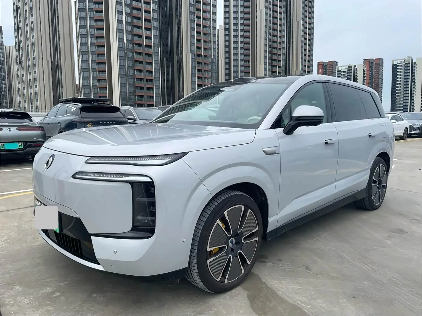 Denza N8L, 2025