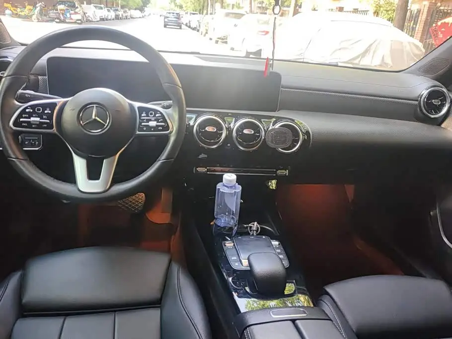 Mercedes-Benz A-Class 2020 — Şəkil 12/16