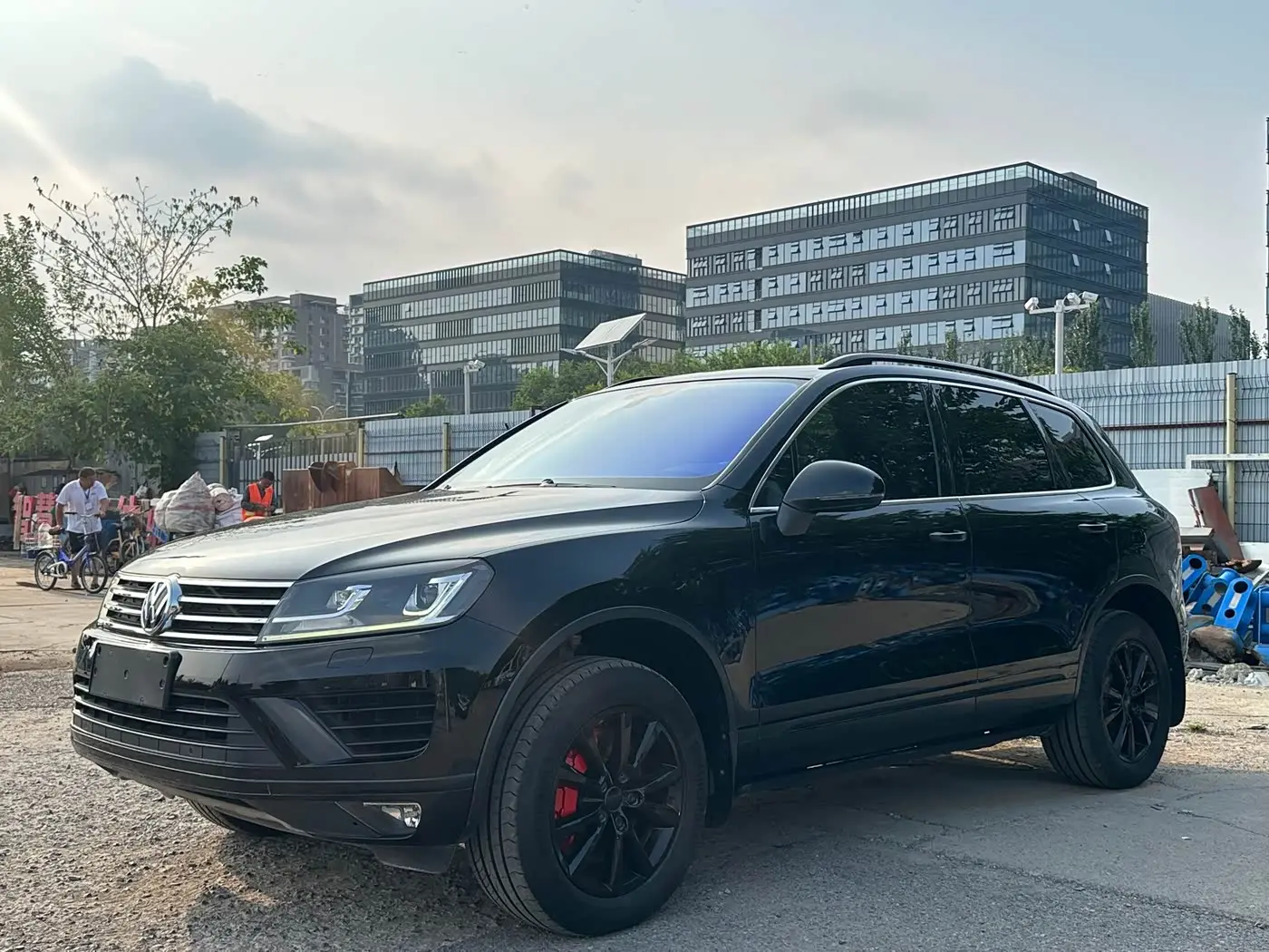 Volkswagen Touareg 2017 — Photo 1/20