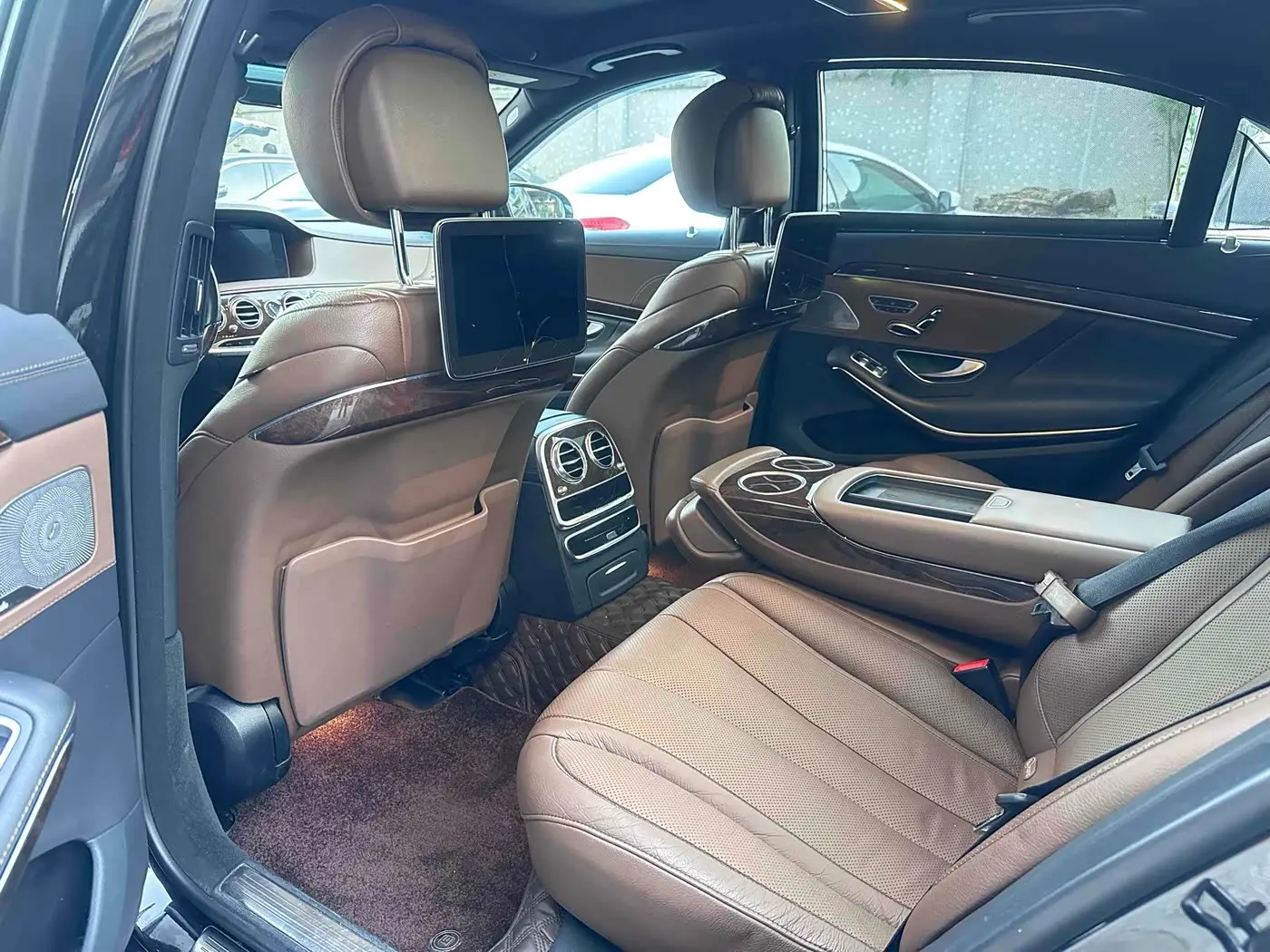 Mercedes-Benz S-Class 2017 — Photo 6/9