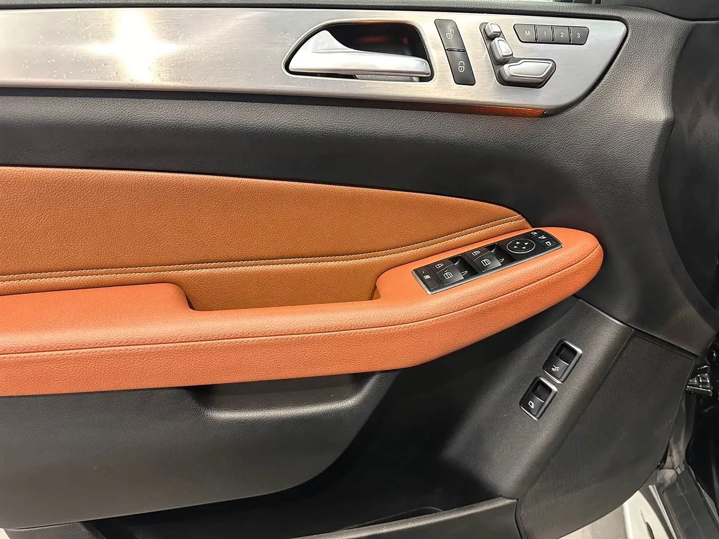Mercedes-Benz GLS 2017 — Photo 4/20