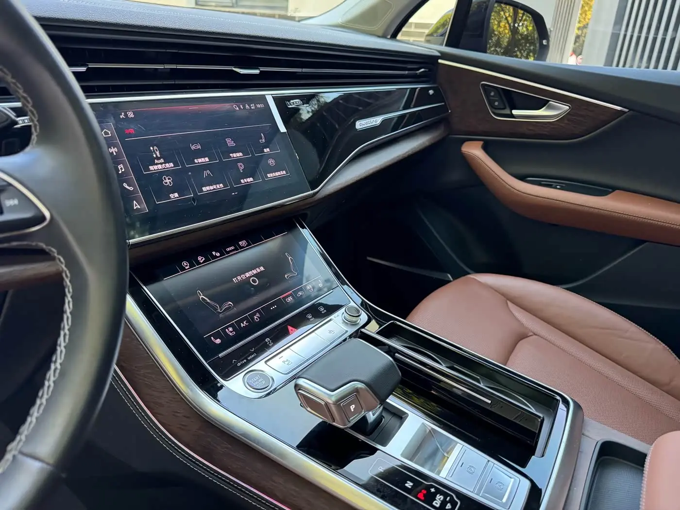 Audi Q7 2025 — Photo 6/9