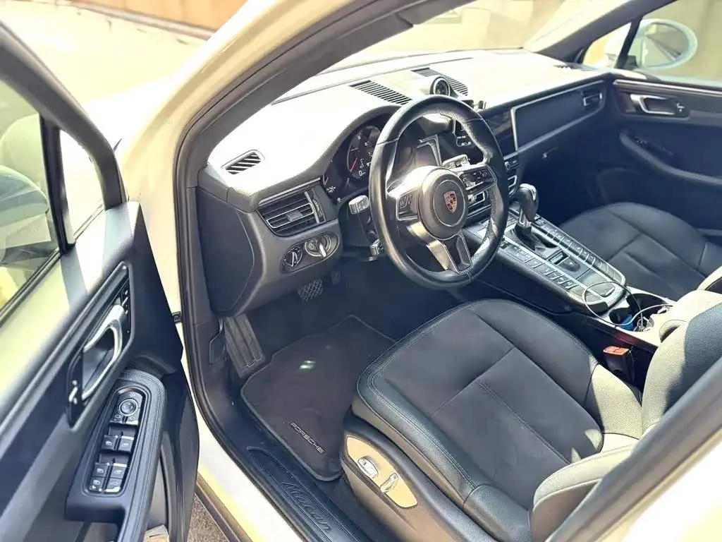 Porsche Macan 2019 — Photo 8/9